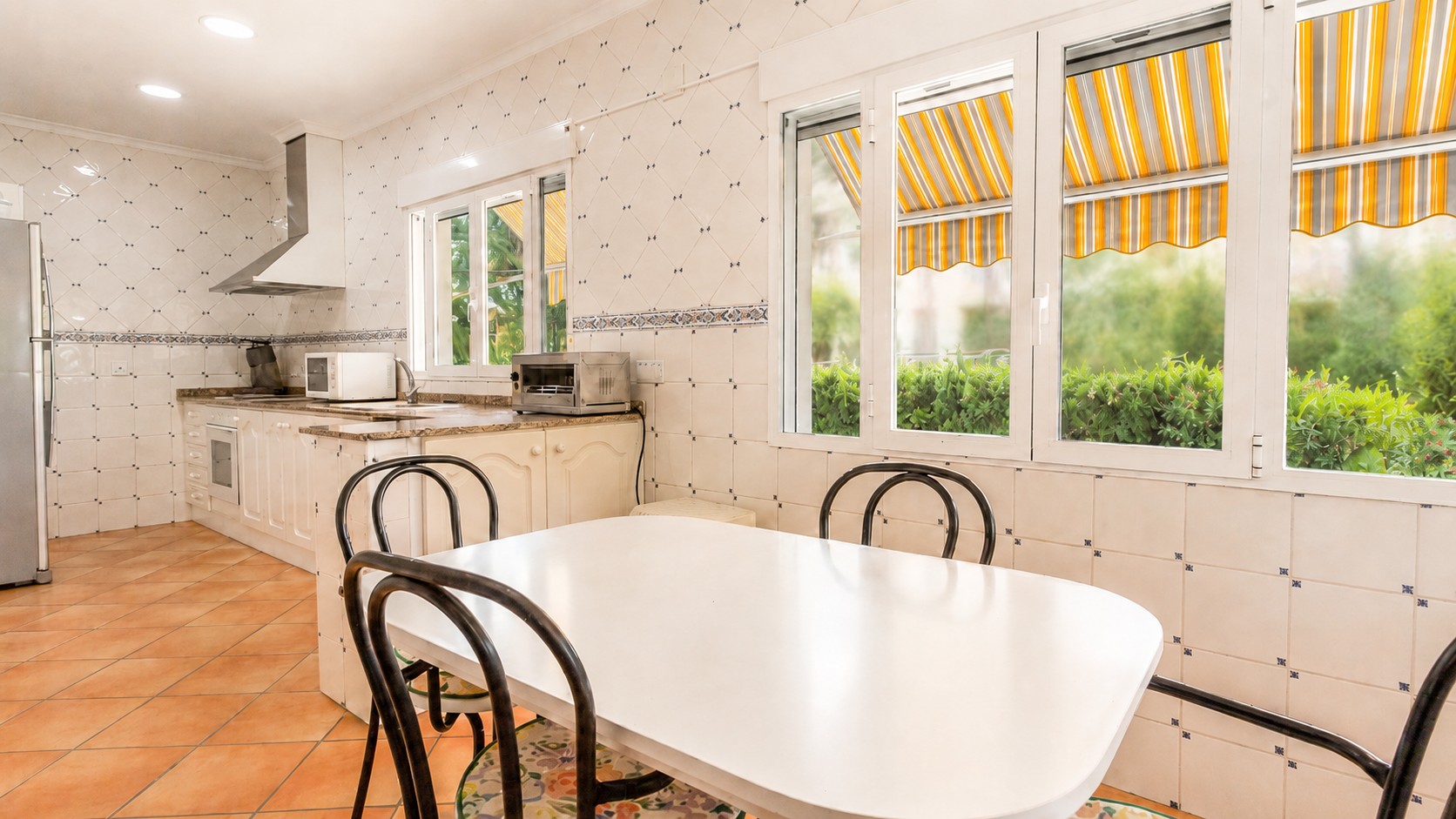 X-471 - Villa mit zwei unabhängigen Wohnungen, Pool und großem Garten nur 150 m vom Meer in Dénia