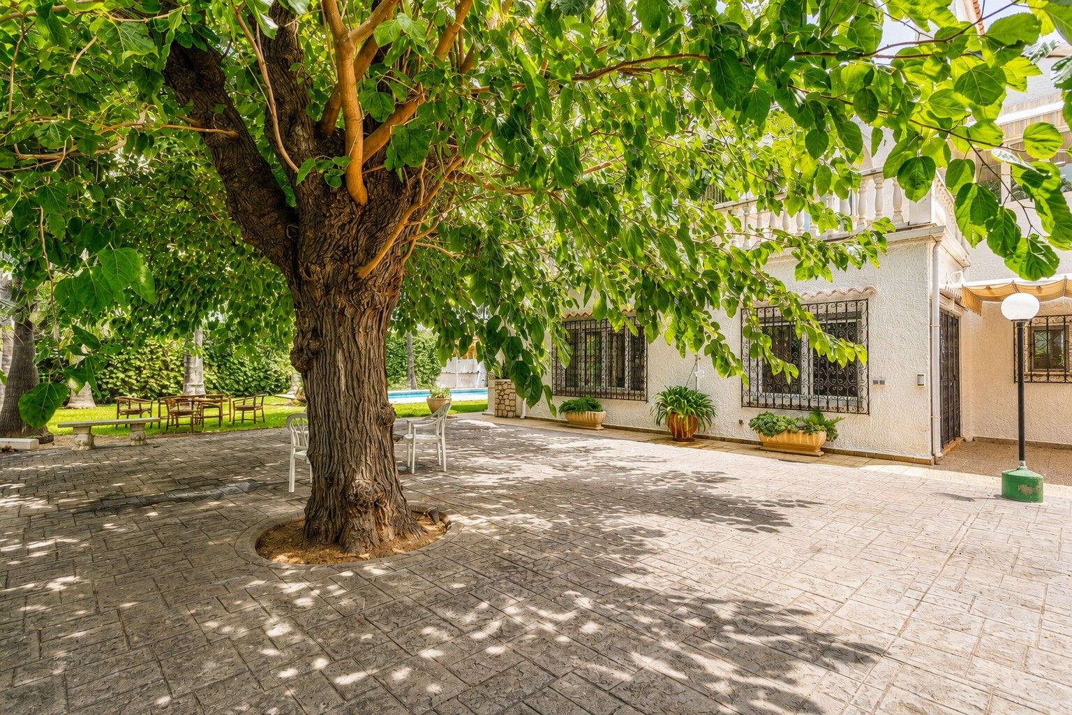 X-471 - Villa mit zwei unabhängigen Wohnungen, Pool und großem Garten nur 150 m vom Meer in Dénia