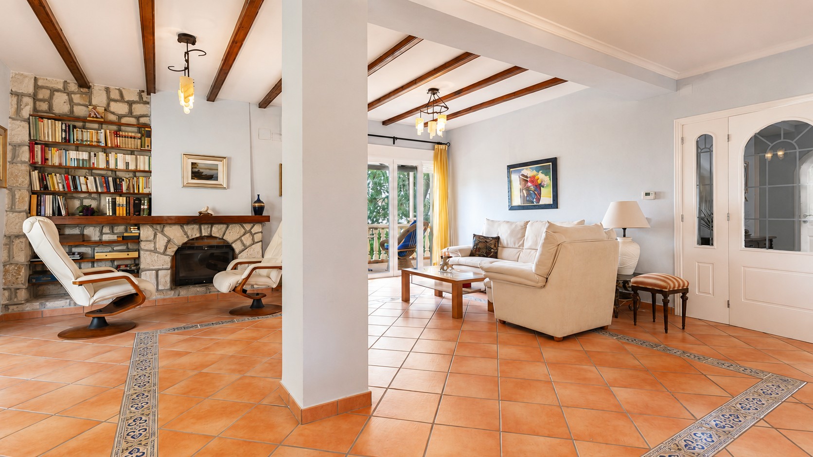 X-471 - Villa mit zwei unabhängigen Wohnungen, Pool und großem Garten nur 150 m vom Meer in Dénia