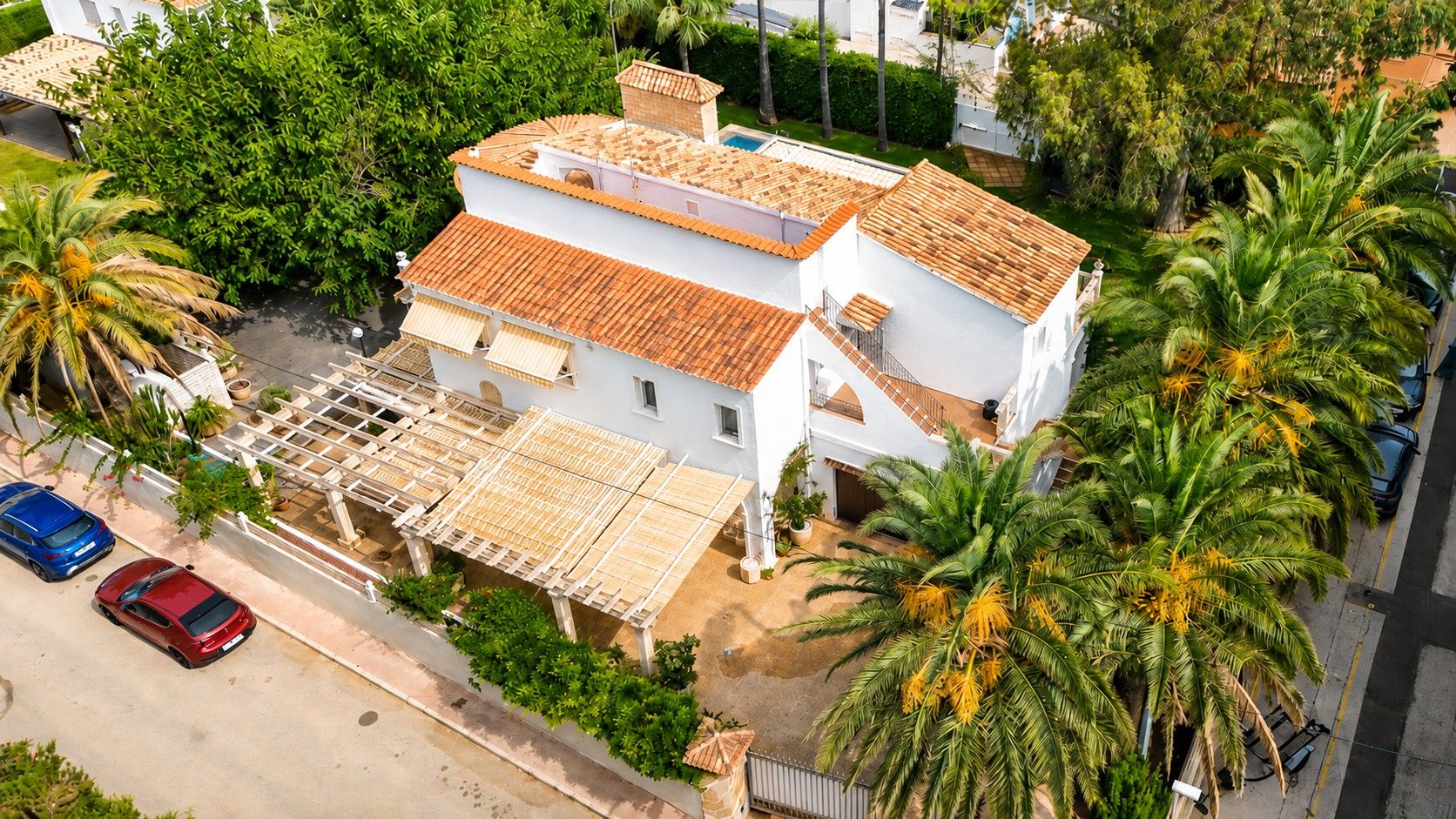 X-471 - Villa mit zwei unabhängigen Wohnungen, Pool und großem Garten nur 150 m vom Meer in Dénia