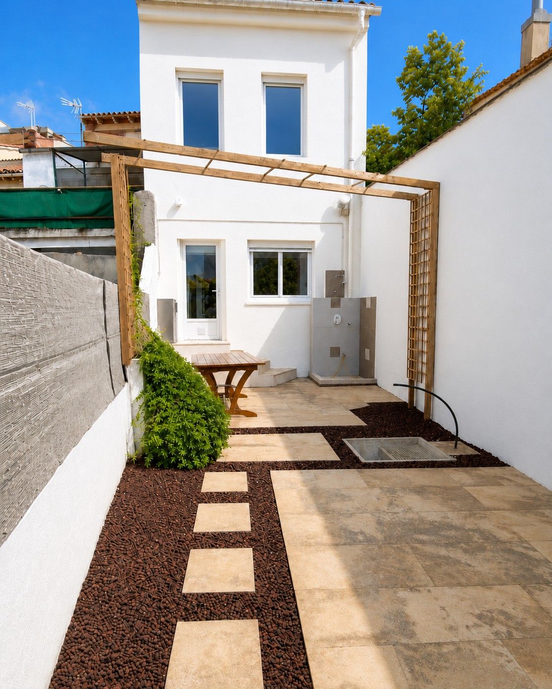 W-474 - Casa de pueblo reformada con patio y amplia terraza con vistas en Vall d'Albaida - Bufali