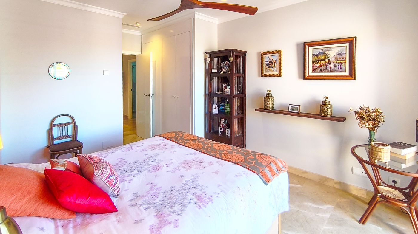 C-477 - Appartement d’angle avec terrasse de 100 m², jacuzzi et vue sur la mer- La Sella Golf