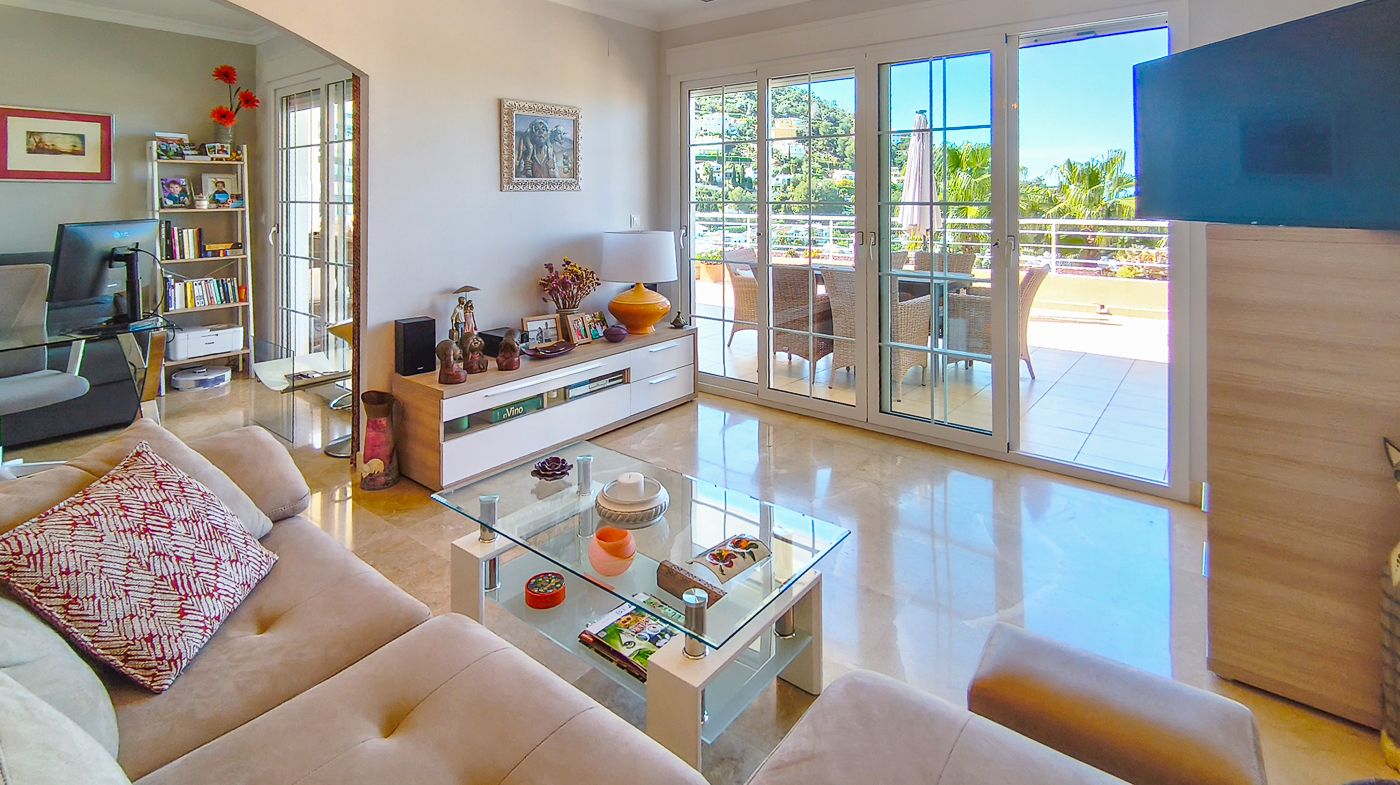 C-477 - Appartement d’angle avec terrasse de 100 m², jacuzzi et vue sur la mer- La Sella Golf