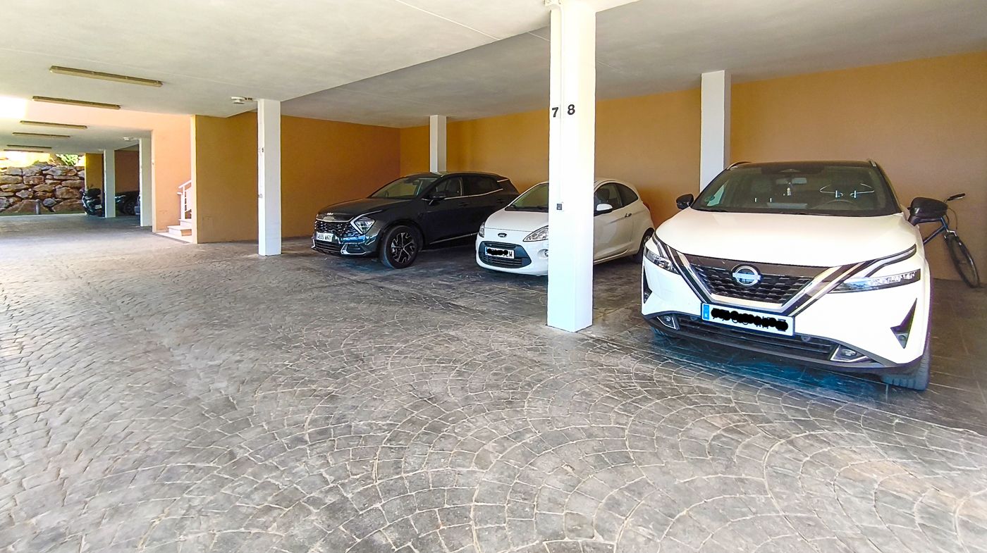 C-477 - Appartement d’angle avec terrasse de 100 m², jacuzzi et vue sur la mer- La Sella Golf