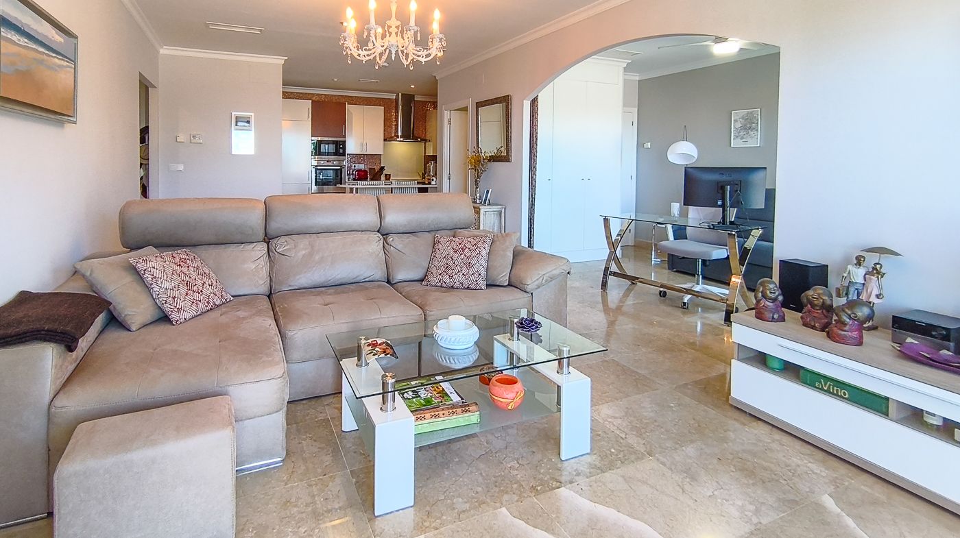 C-477 - Appartement d’angle avec terrasse de 100 m², jacuzzi et vue sur la mer- La Sella Golf
