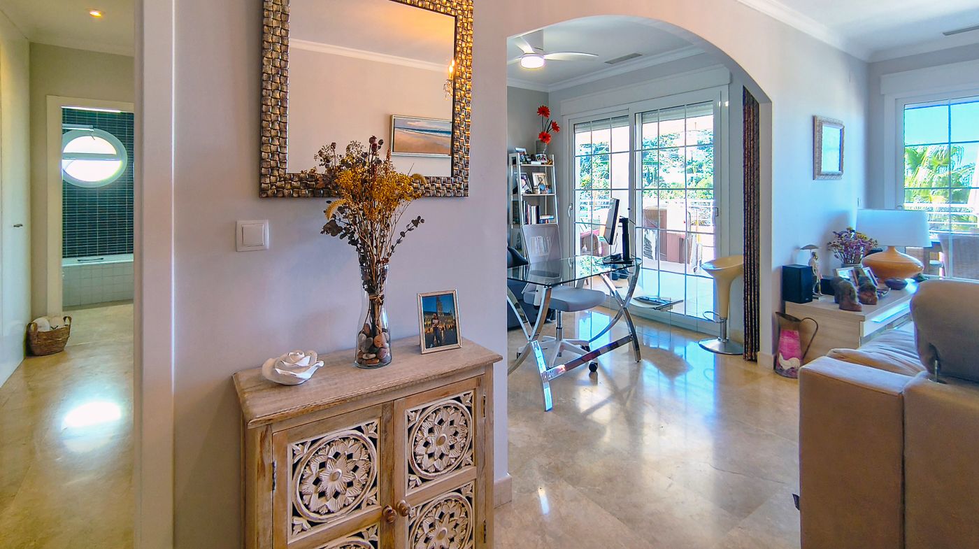 C-477 - Appartement d’angle avec terrasse de 100 m², jacuzzi et vue sur la mer- La Sella Golf