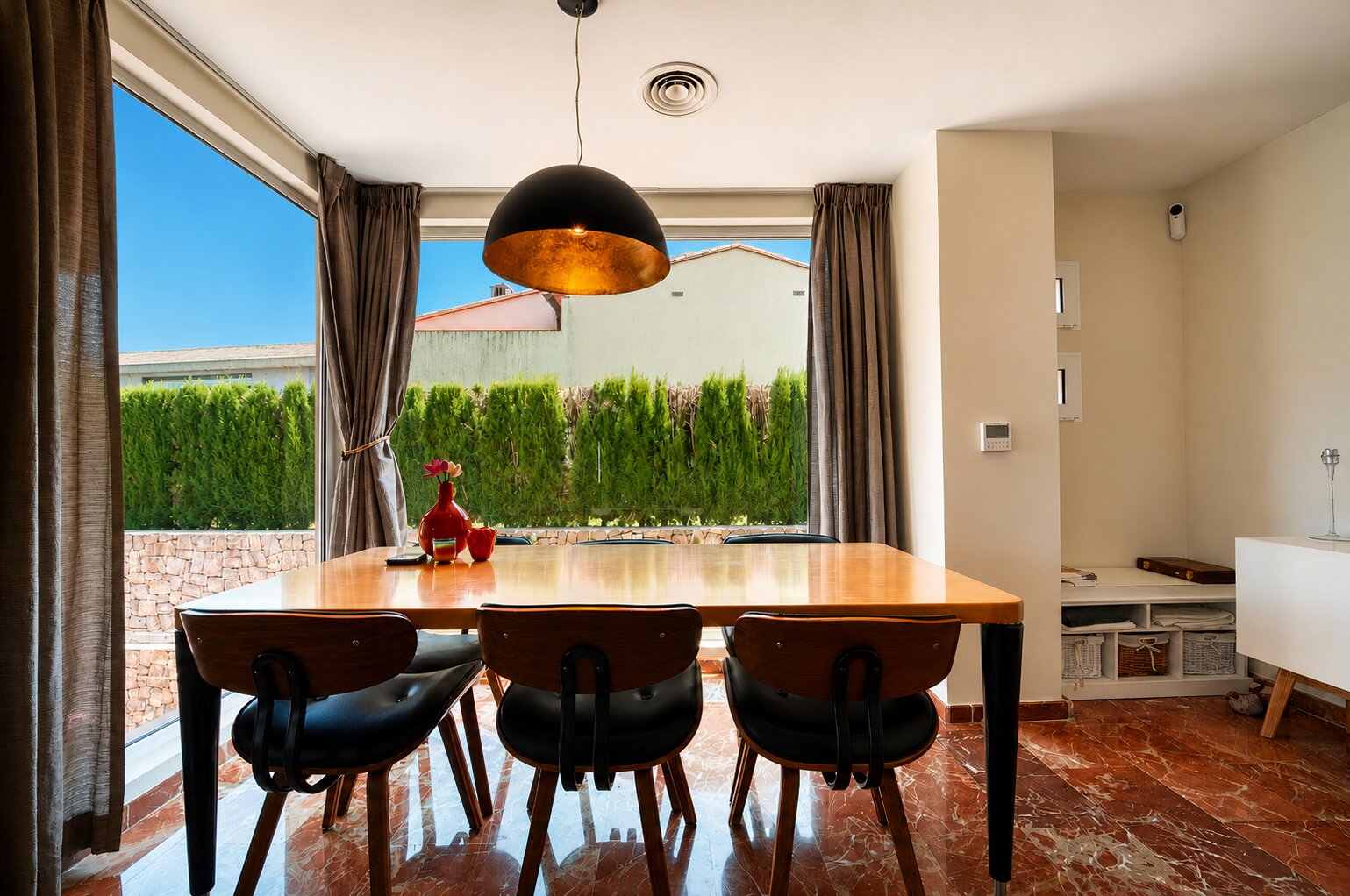 W-464 - Villa with a private pool overlooking the La Sella golf course, near Dénia.
