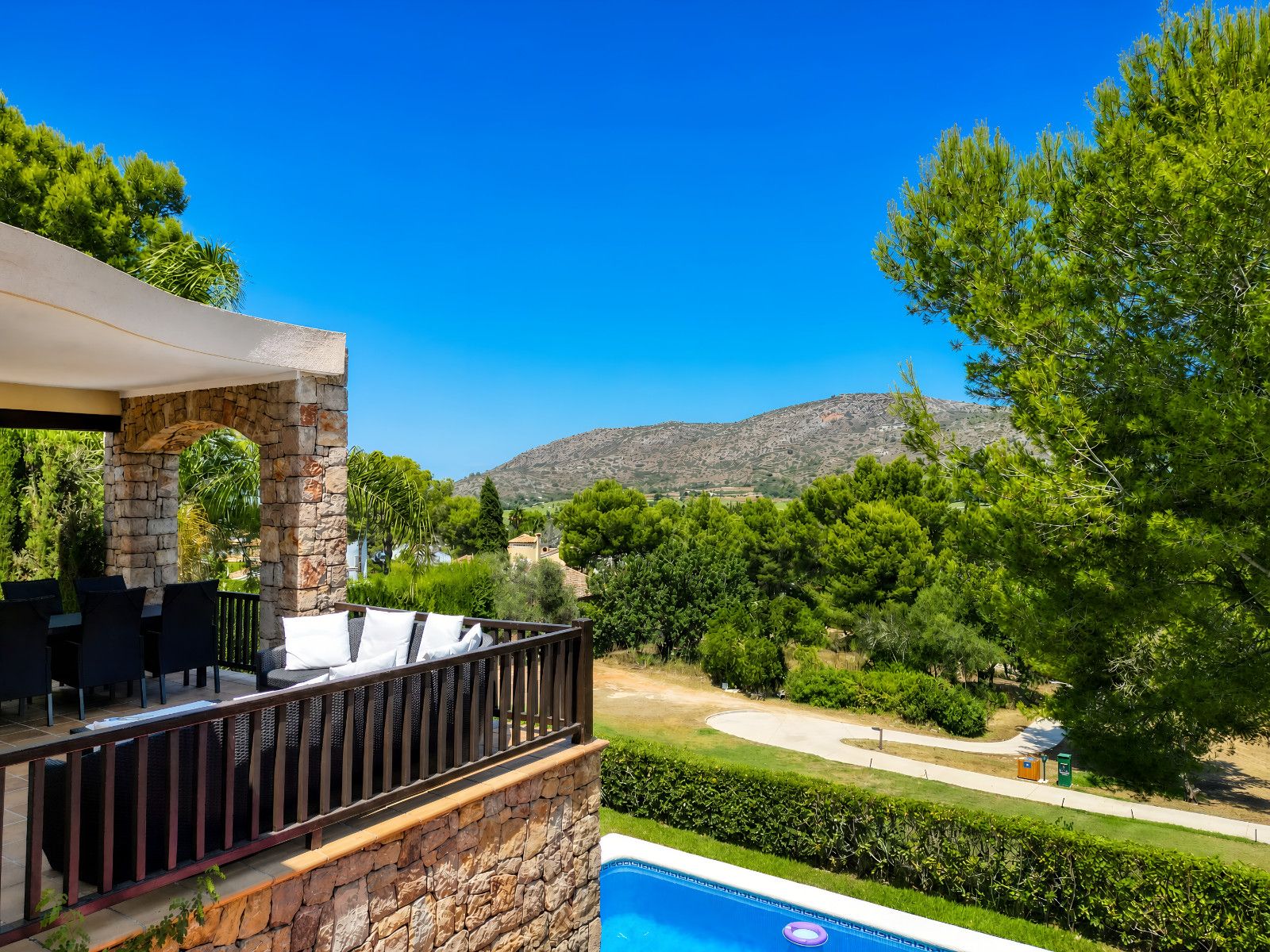 W-464 - Villa with a private pool overlooking the La Sella golf course, near Dénia.