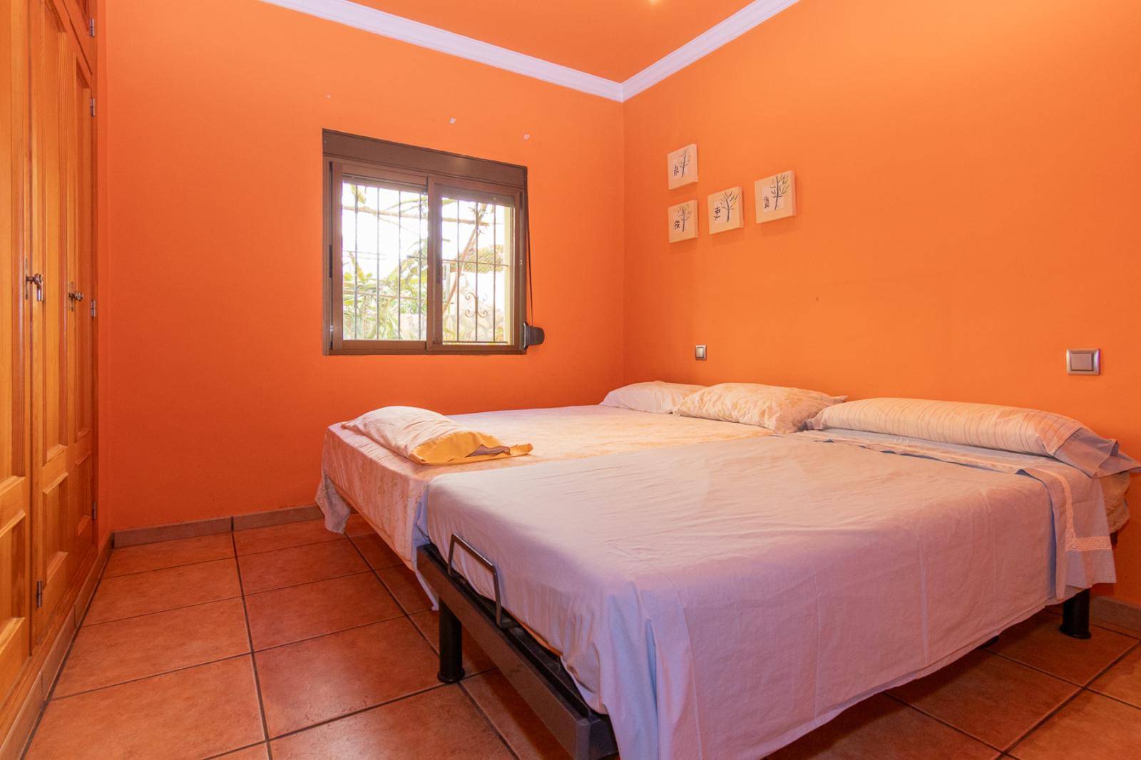 W-479 - Villa mit zwei unabhängigen Wohnungen und Schwimmbad in Tormos, nahe Denia.