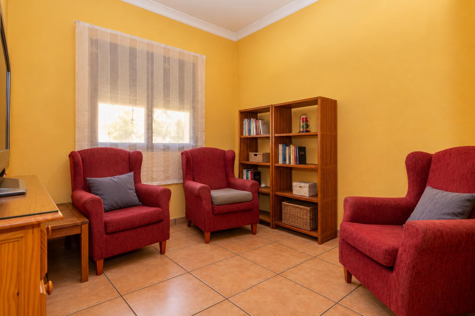 W-479 - Villa mit zwei unabhängigen Wohnungen und Schwimmbad in Tormos, nahe Denia.