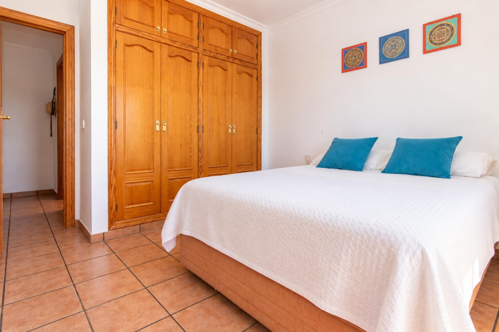 W-479 - Villa mit zwei unabhängigen Wohnungen und Schwimmbad in Tormos, nahe Denia.