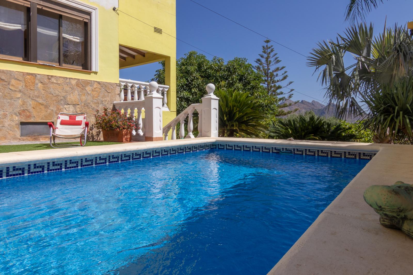 W-479 - Villa mit zwei unabhängigen Wohnungen und Schwimmbad in Tormos, nahe Denia.