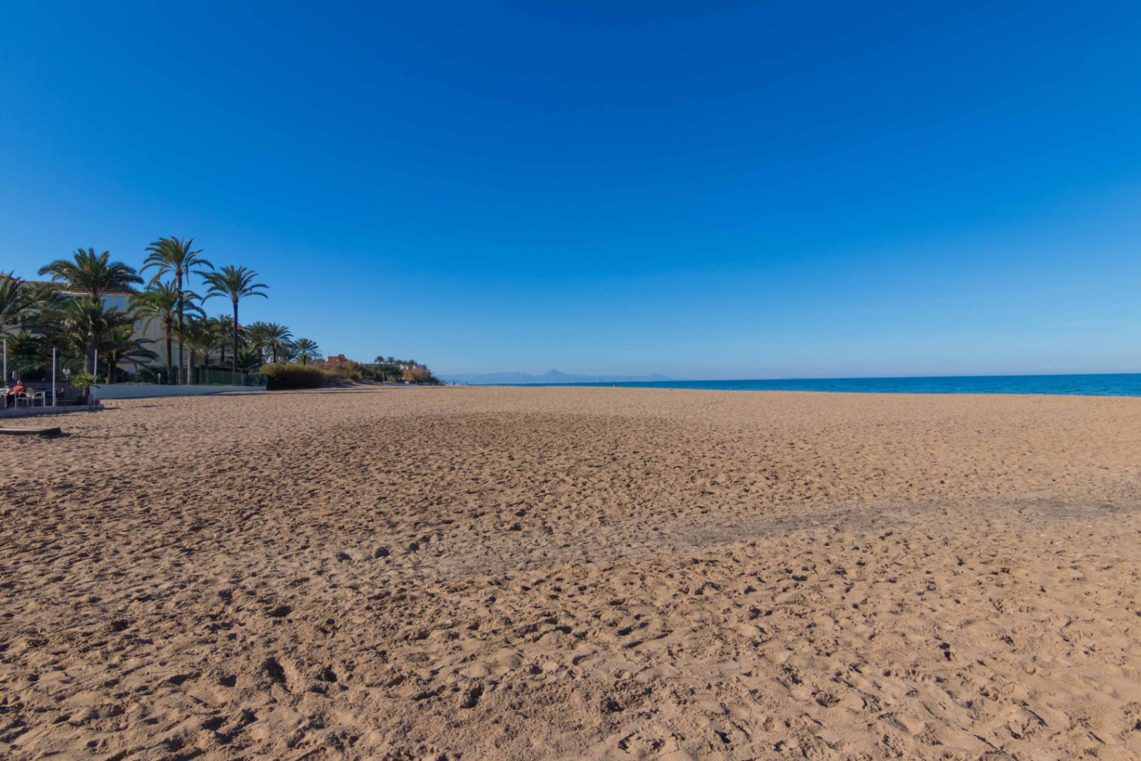 P-481 - Ático con gran terraza y piscina en Denia, cerca del mar y del centro 