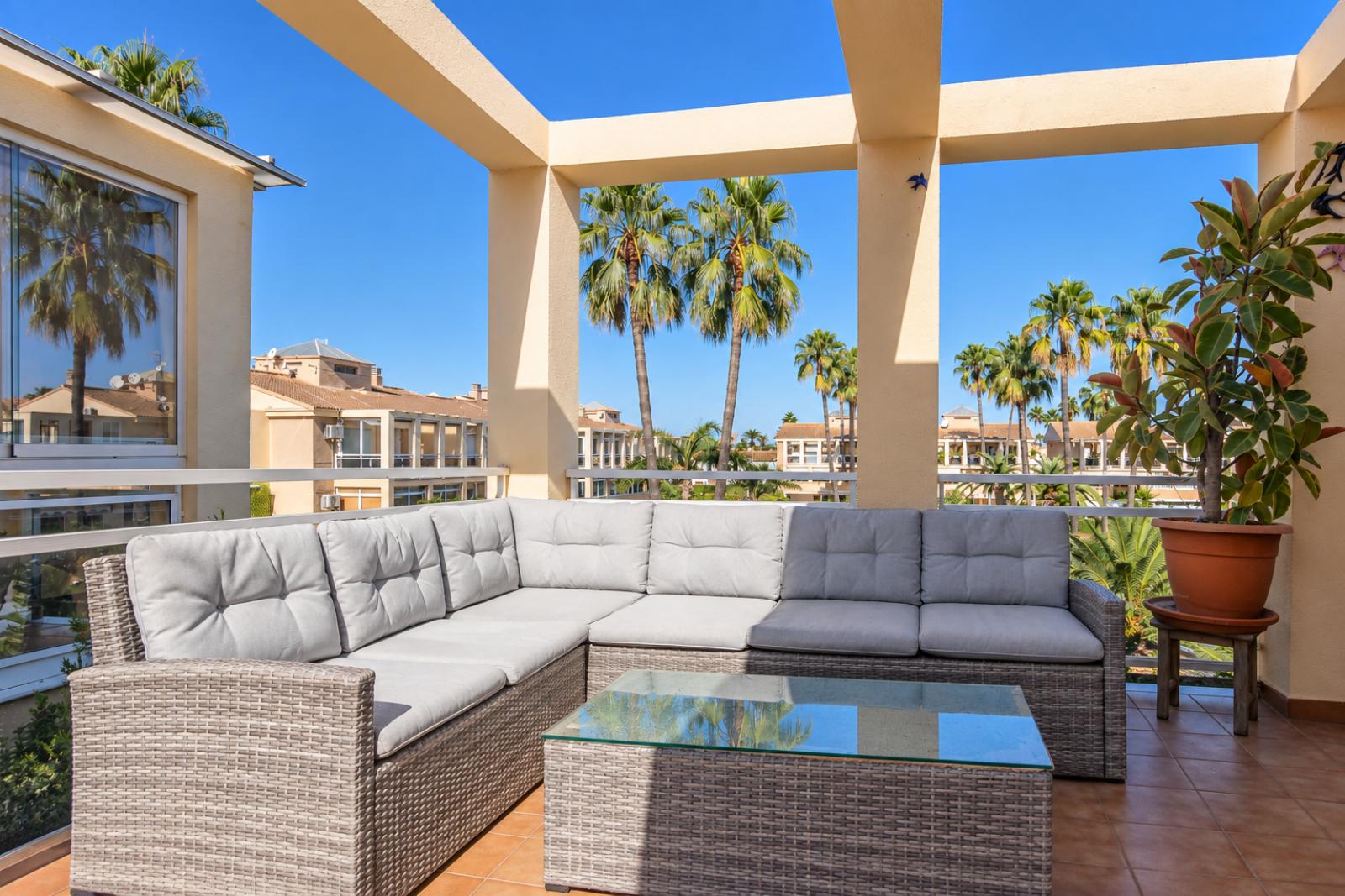 P-481 - Ático con gran terraza y piscina en Denia, cerca del mar y del centro 