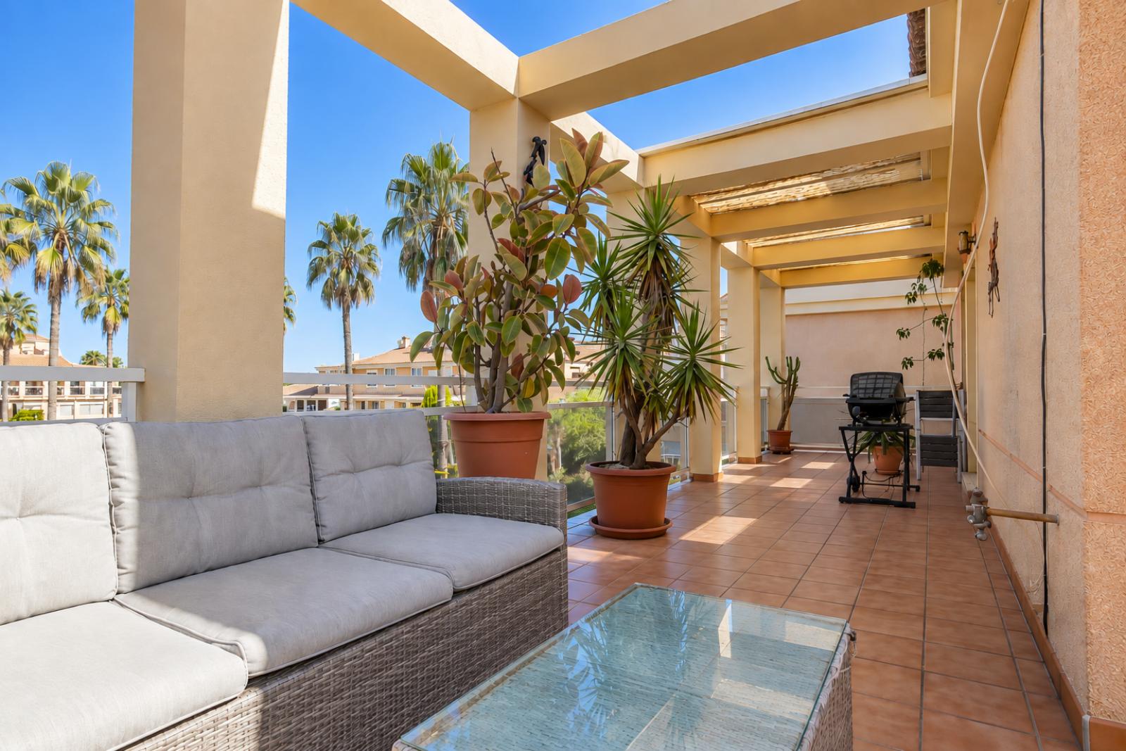 P-481 - Ático con gran terraza y piscina en Denia, cerca del mar y del centro 