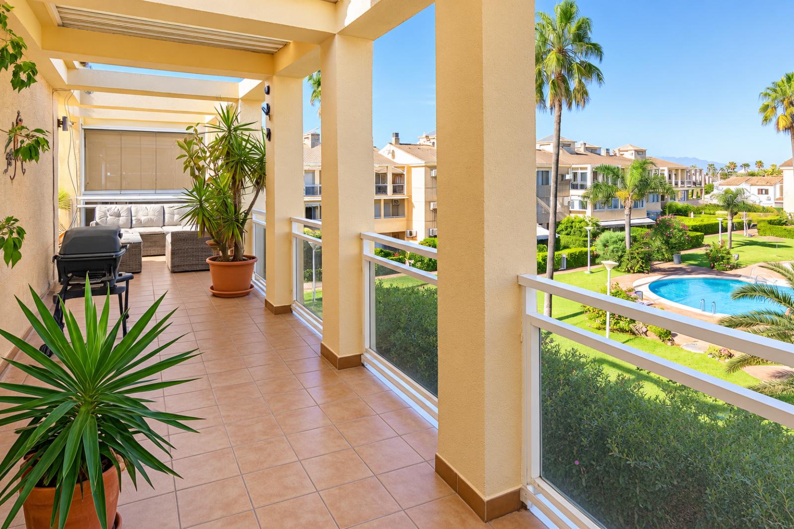P-481 - Ático con gran terraza y piscina en Denia, cerca del mar y del centro 