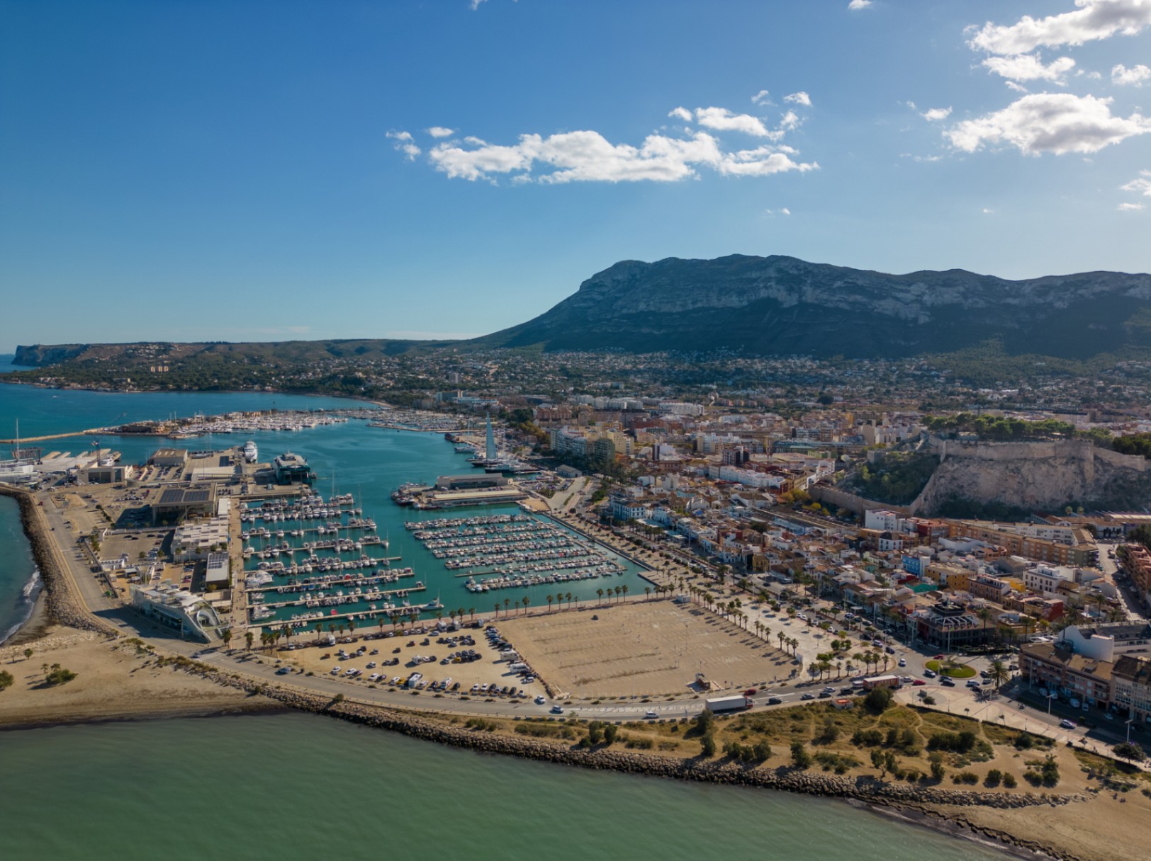 P-481 - Ático con gran terraza y piscina en Denia, cerca del mar y del centro 