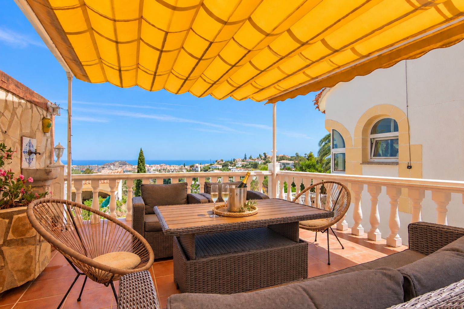 P-411 - Villa met zeezicht en privézwembad in Dénia