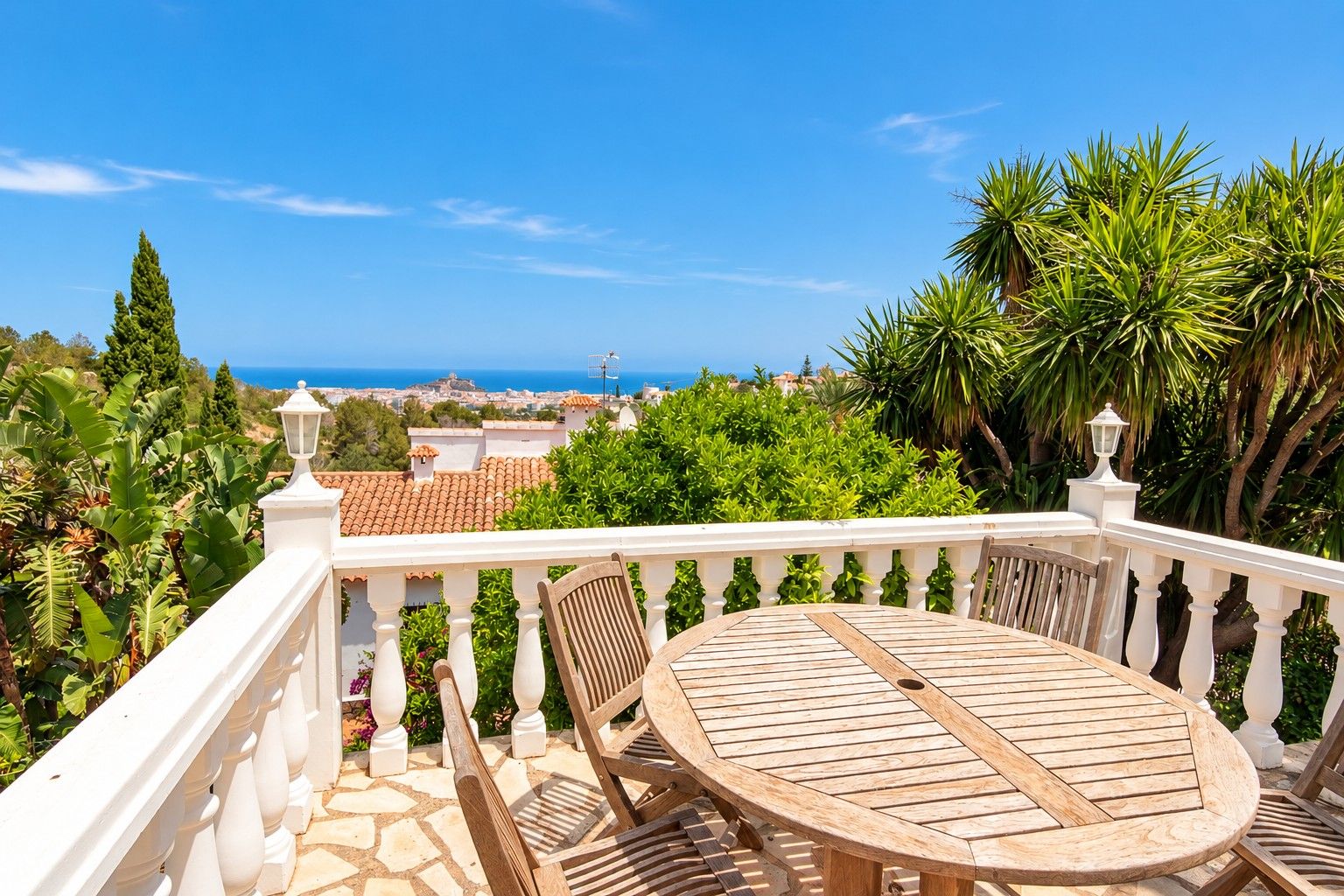 P-411 - Villa met zeezicht en privézwembad in Dénia