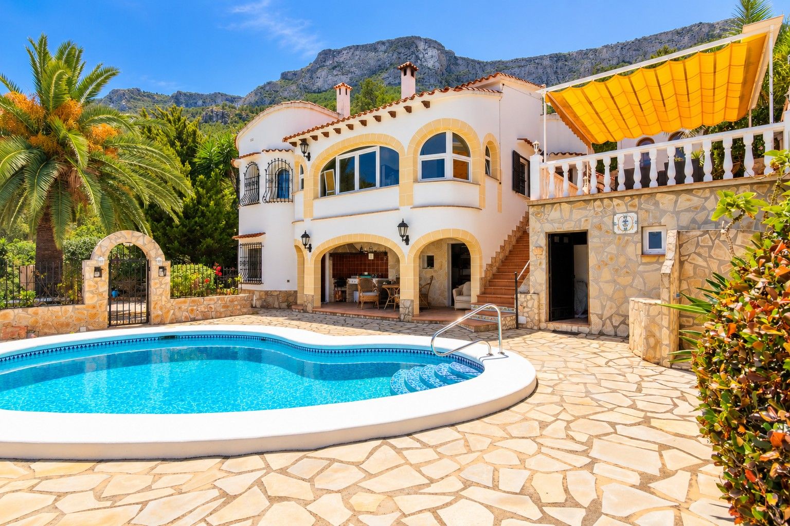 P-411 - Villa met zeezicht en privézwembad in Dénia