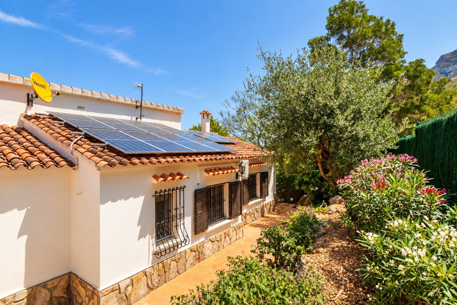 P-411 - Villa met zeezicht en privézwembad in Dénia
