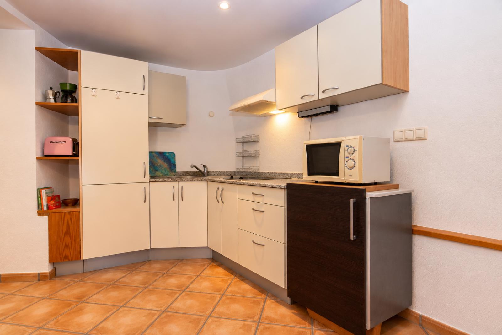 X-412 - Villa with guest apartment and private pool near towncenter for sale in Denia