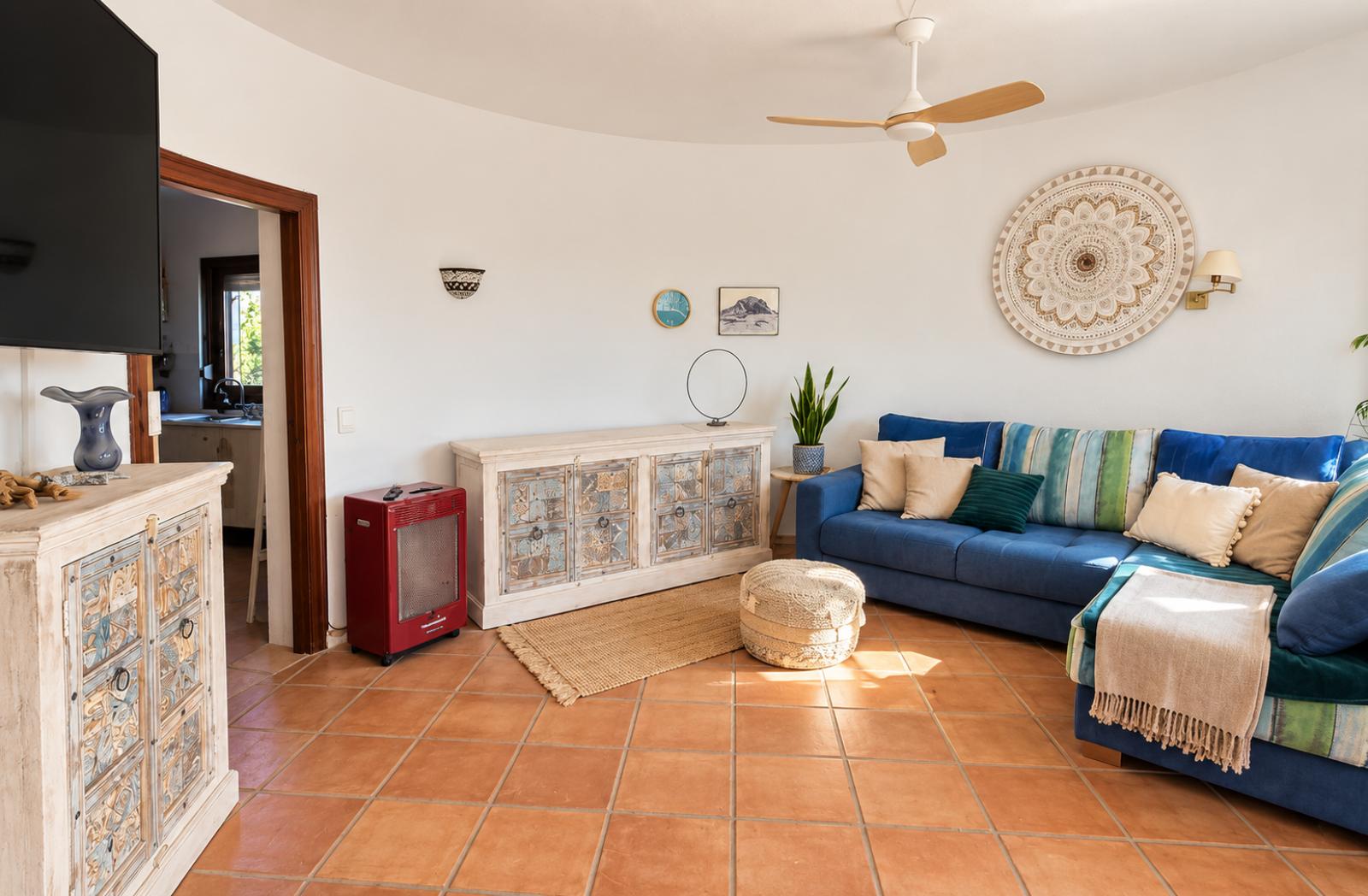 X-412 - Villa with guest apartment and private pool near towncenter for sale in Denia