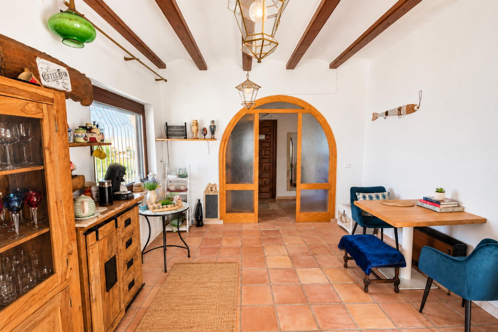 X-412 - Villa with guest apartment and private pool near towncenter for sale in Denia