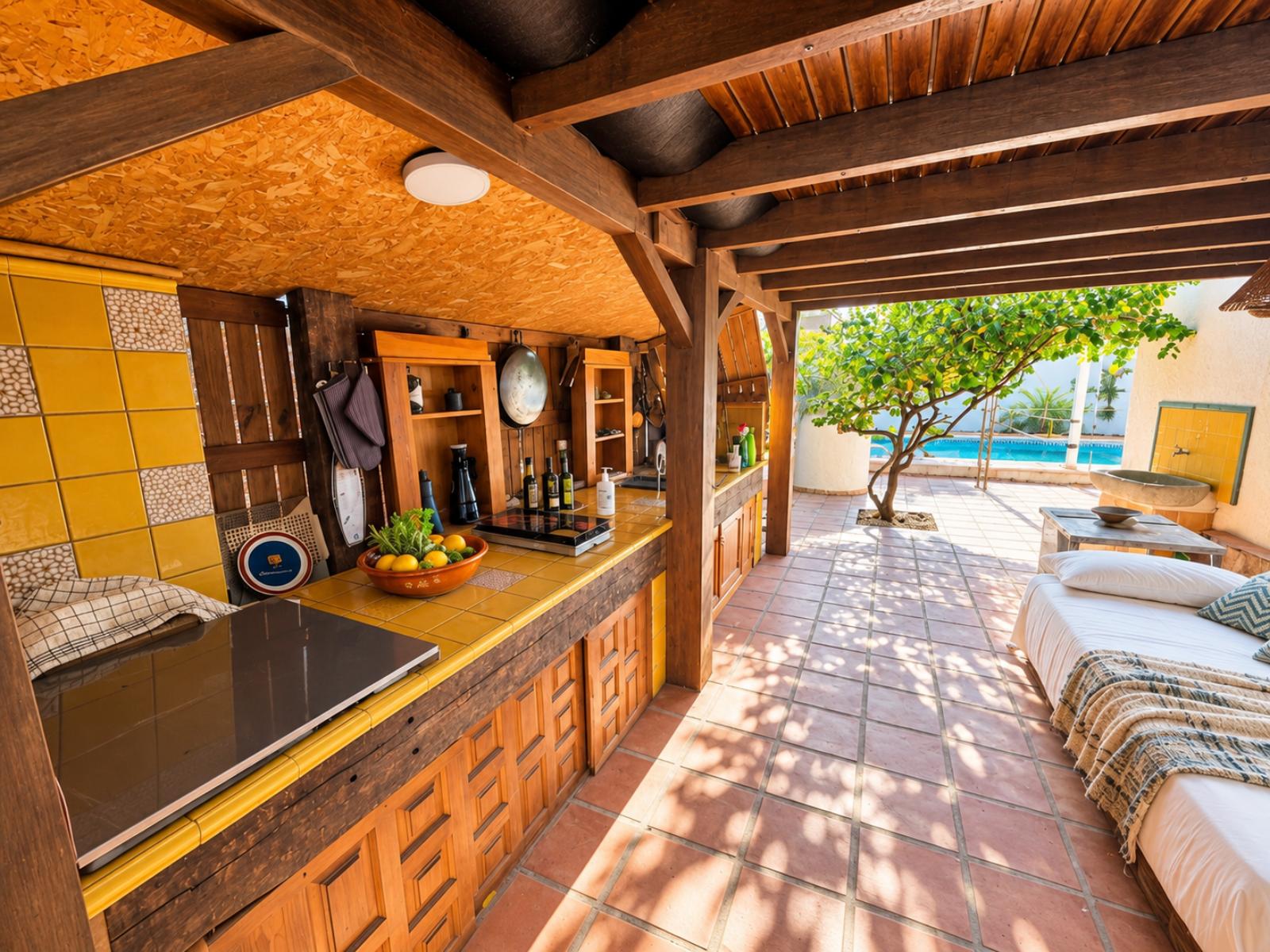 X-412 - Villa with guest apartment and private pool near towncenter for sale in Denia