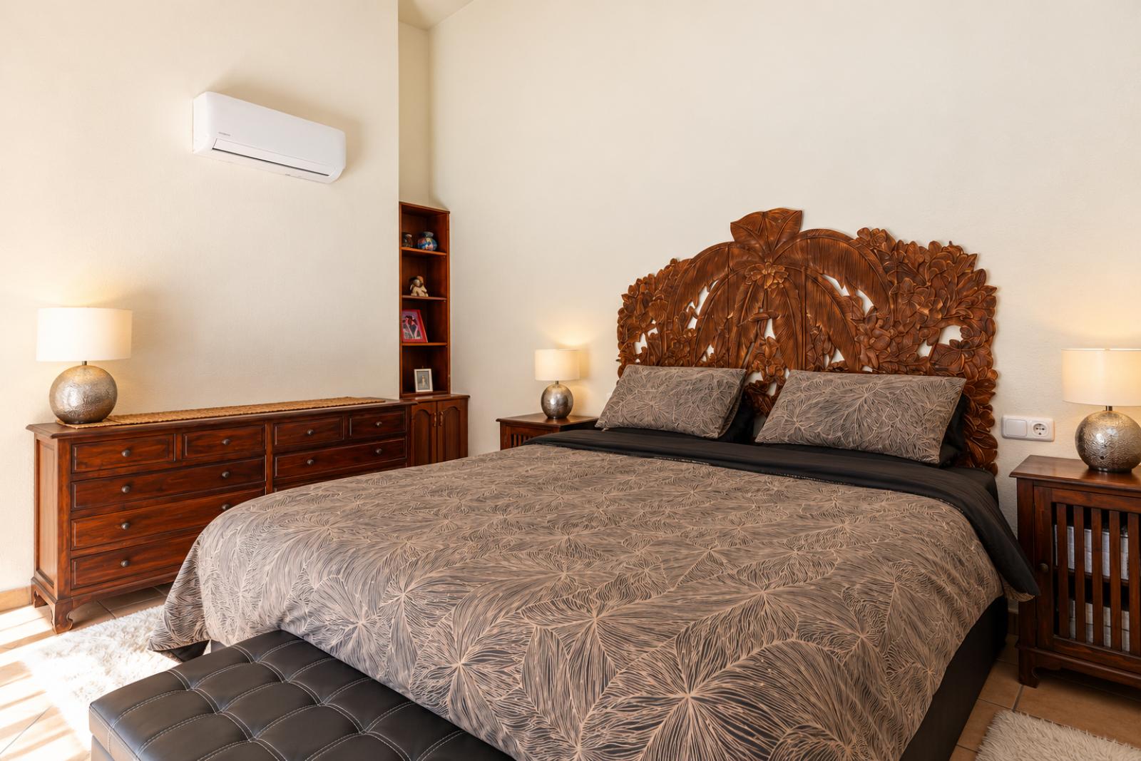 W-486 - Amplio chalet con piscina privada y jardín en Gata de Gorgos, cerca de Dénia