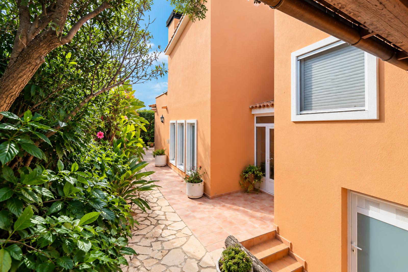 W-486 - Amplio chalet con piscina privada y jardín en Gata de Gorgos, cerca de Dénia