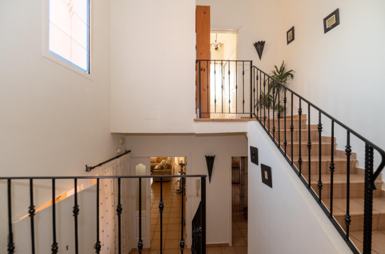W-486 - Amplio chalet con piscina privada y jardín en Gata de Gorgos, cerca de Dénia