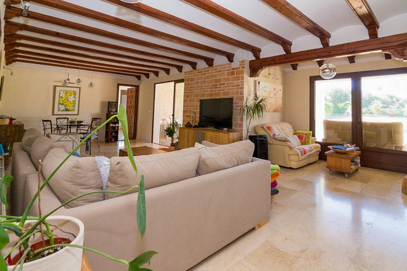 Villa mediterránea con gran parcela en Denia en venta