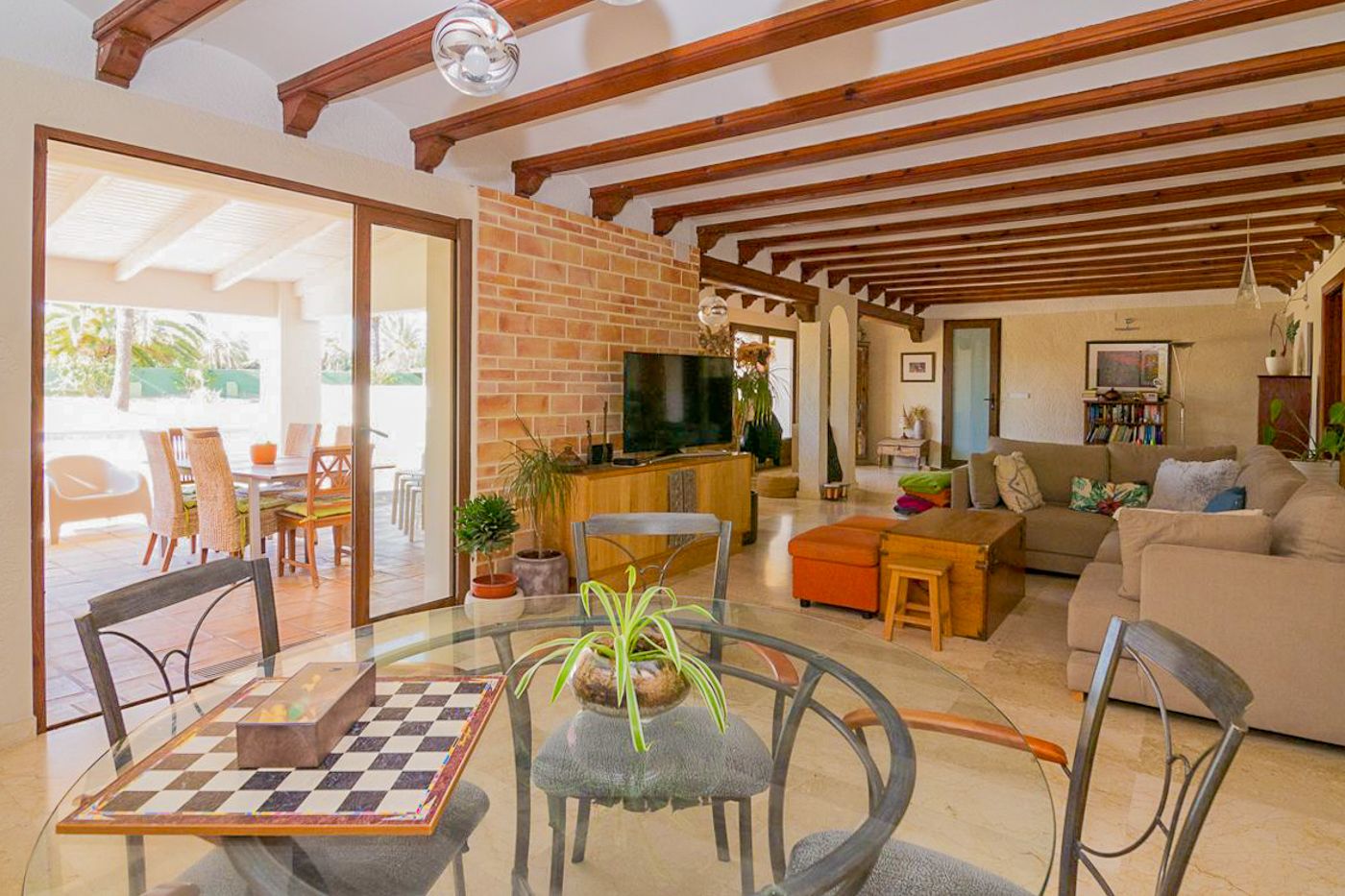 Villa mediterránea con gran parcela en Denia en venta