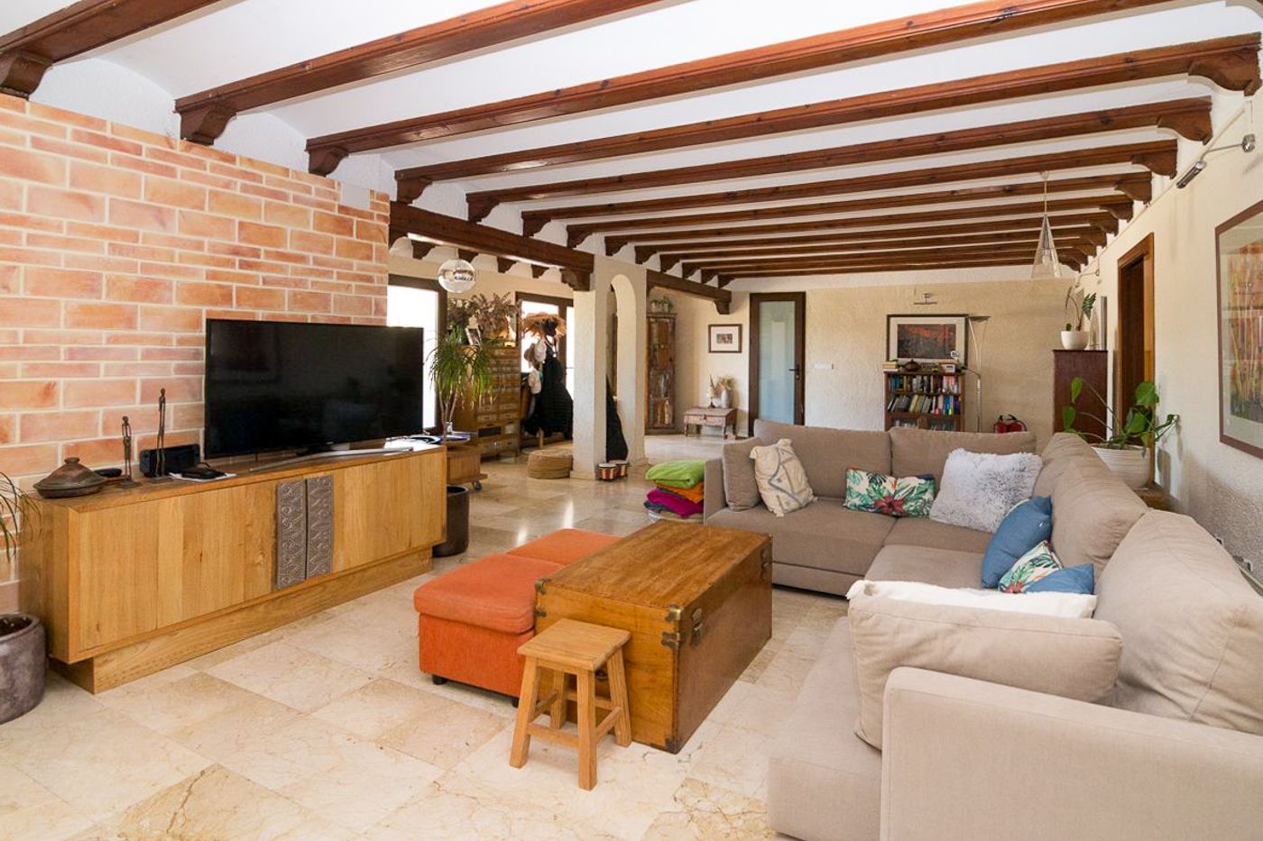 Villa mediterránea con gran parcela en Denia en venta