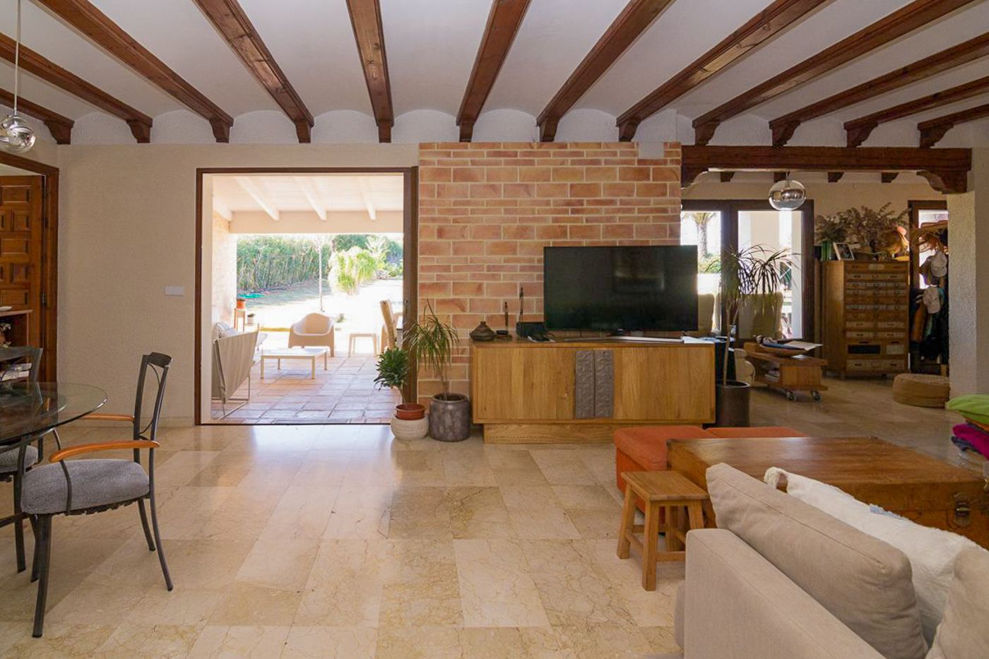 Villa mediterránea con gran parcela en Denia en venta