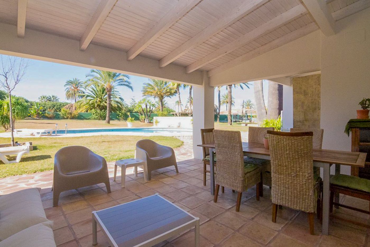 Villa mediterránea con gran parcela en Denia en venta
