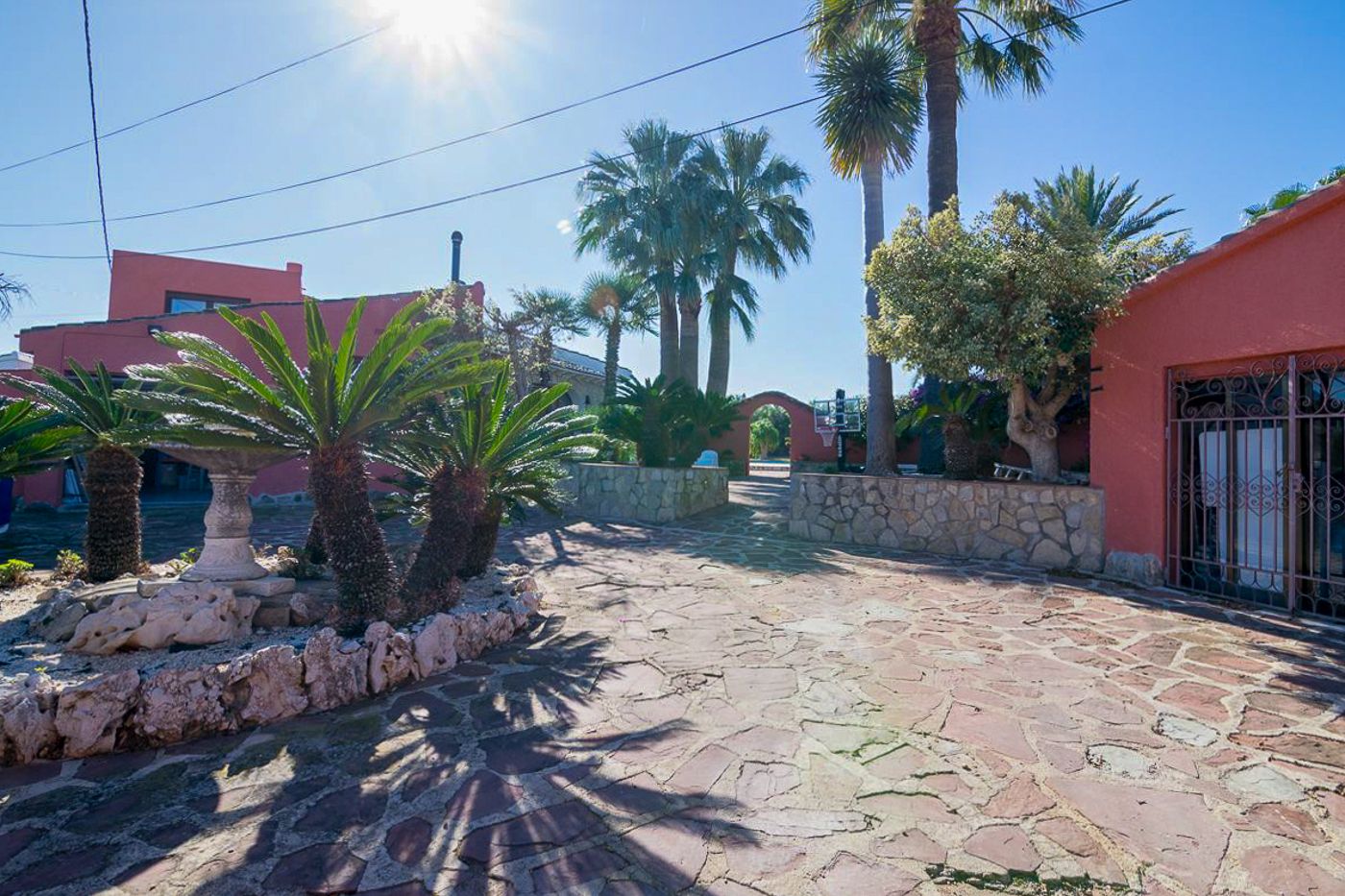 Villa mediterránea con gran parcela en Denia en venta