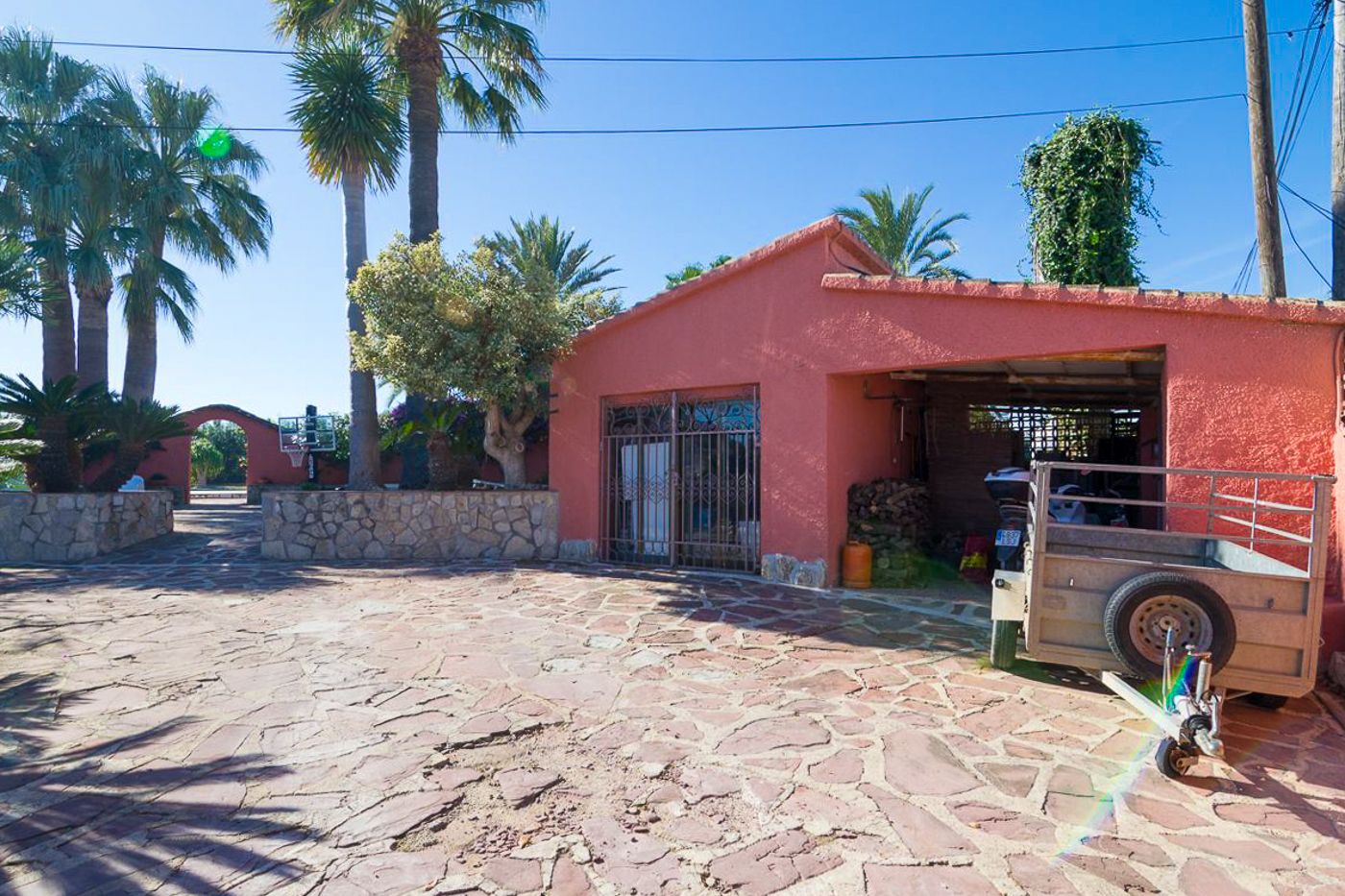 Villa mediterránea con gran parcela en Denia en venta
