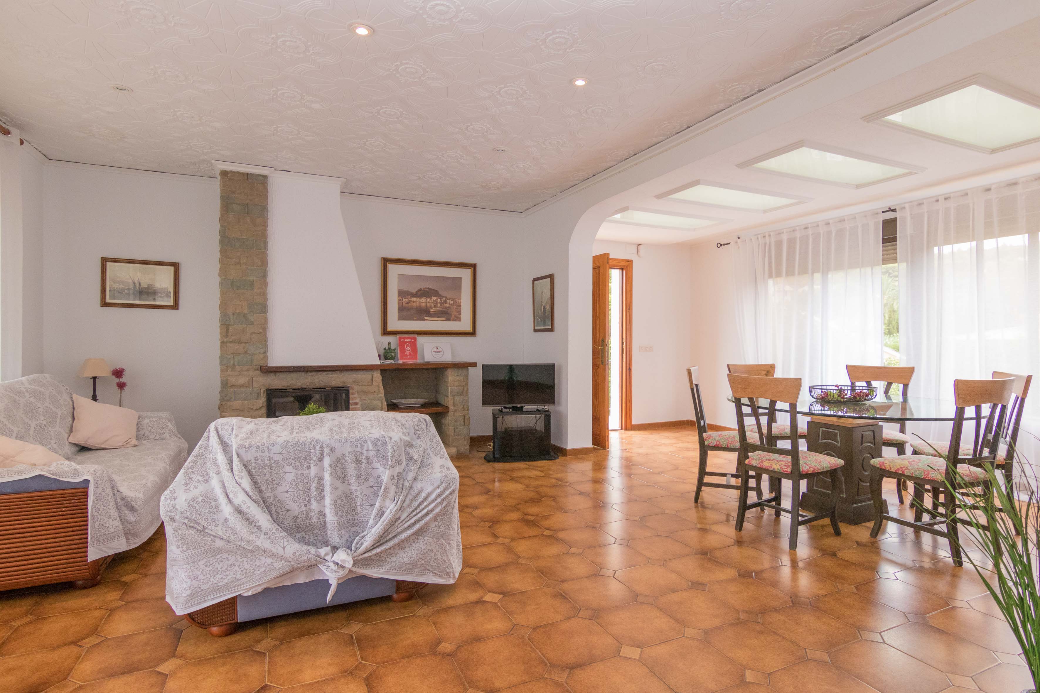 Spacious villa with guest apartment in Las Rotas Denia for sale